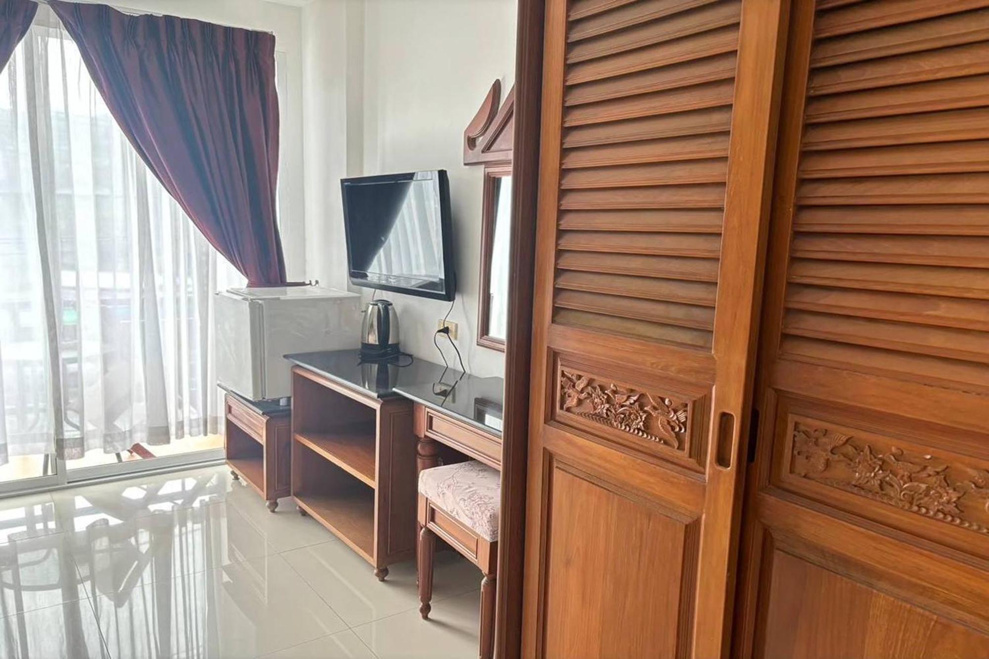 Praew Mansion Hotel Kamala Beach Exterior photo