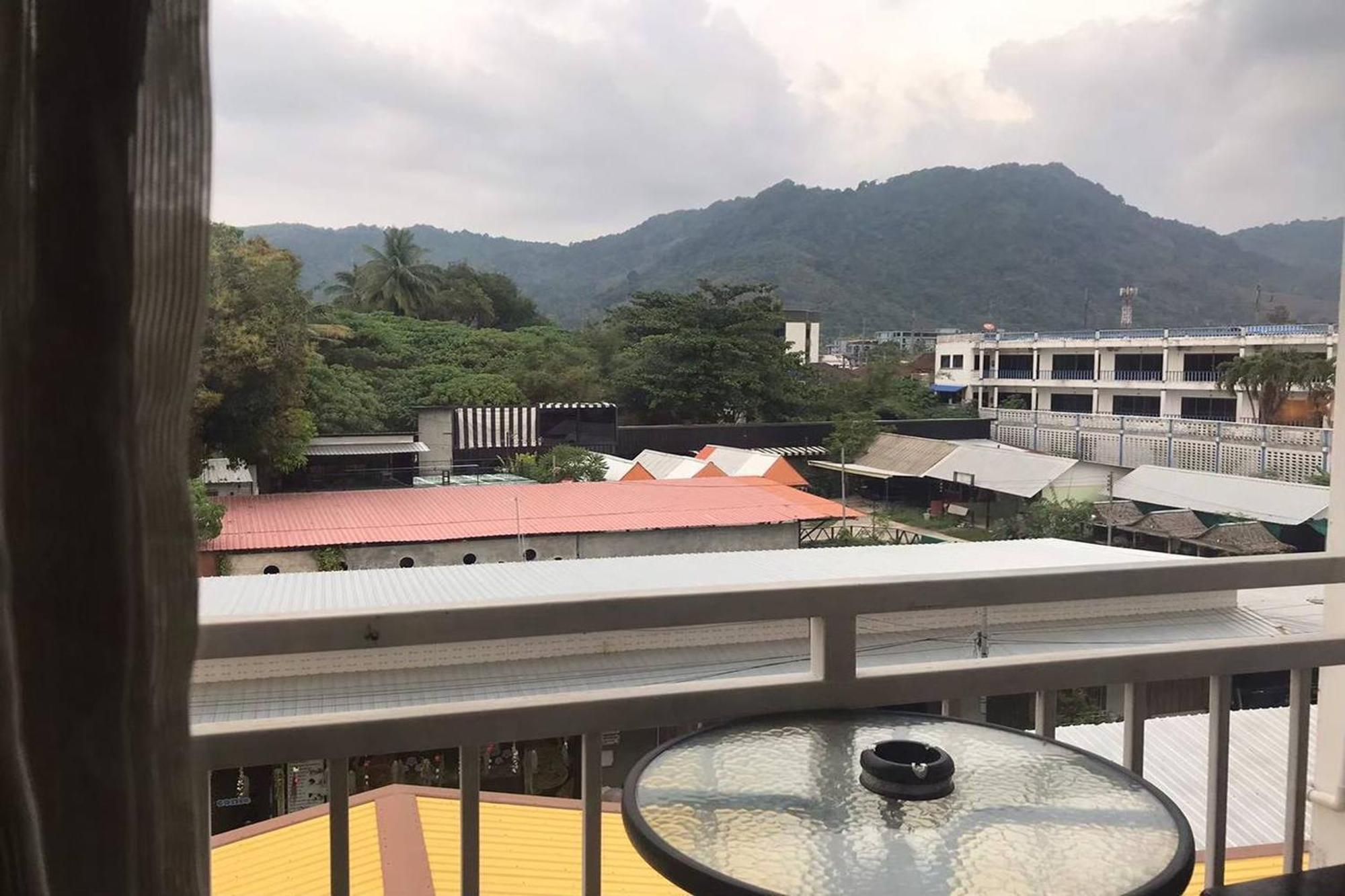 Praew Mansion Hotel Kamala Beach Exterior photo