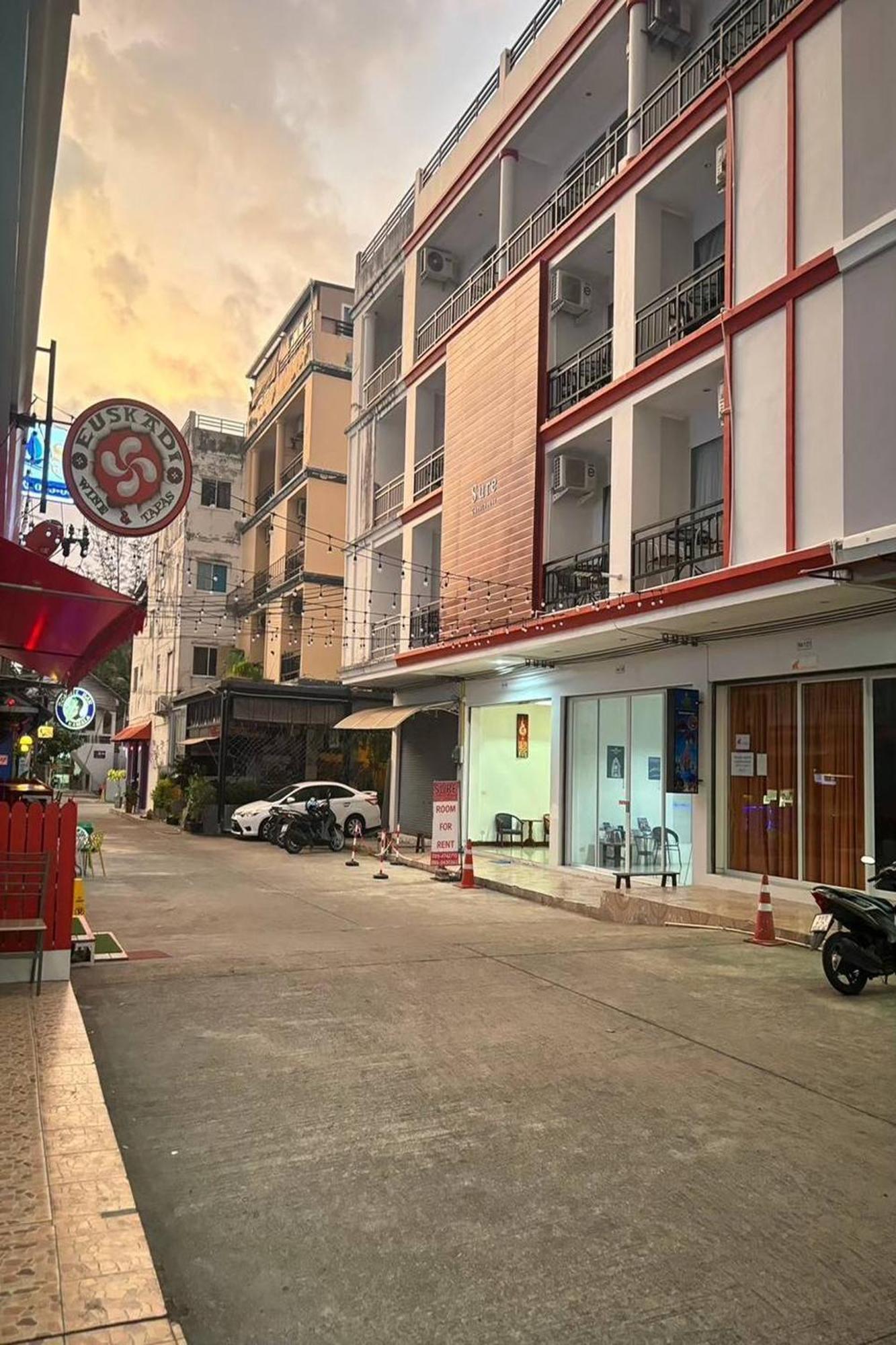 Praew Mansion Hotel Kamala Beach Exterior photo