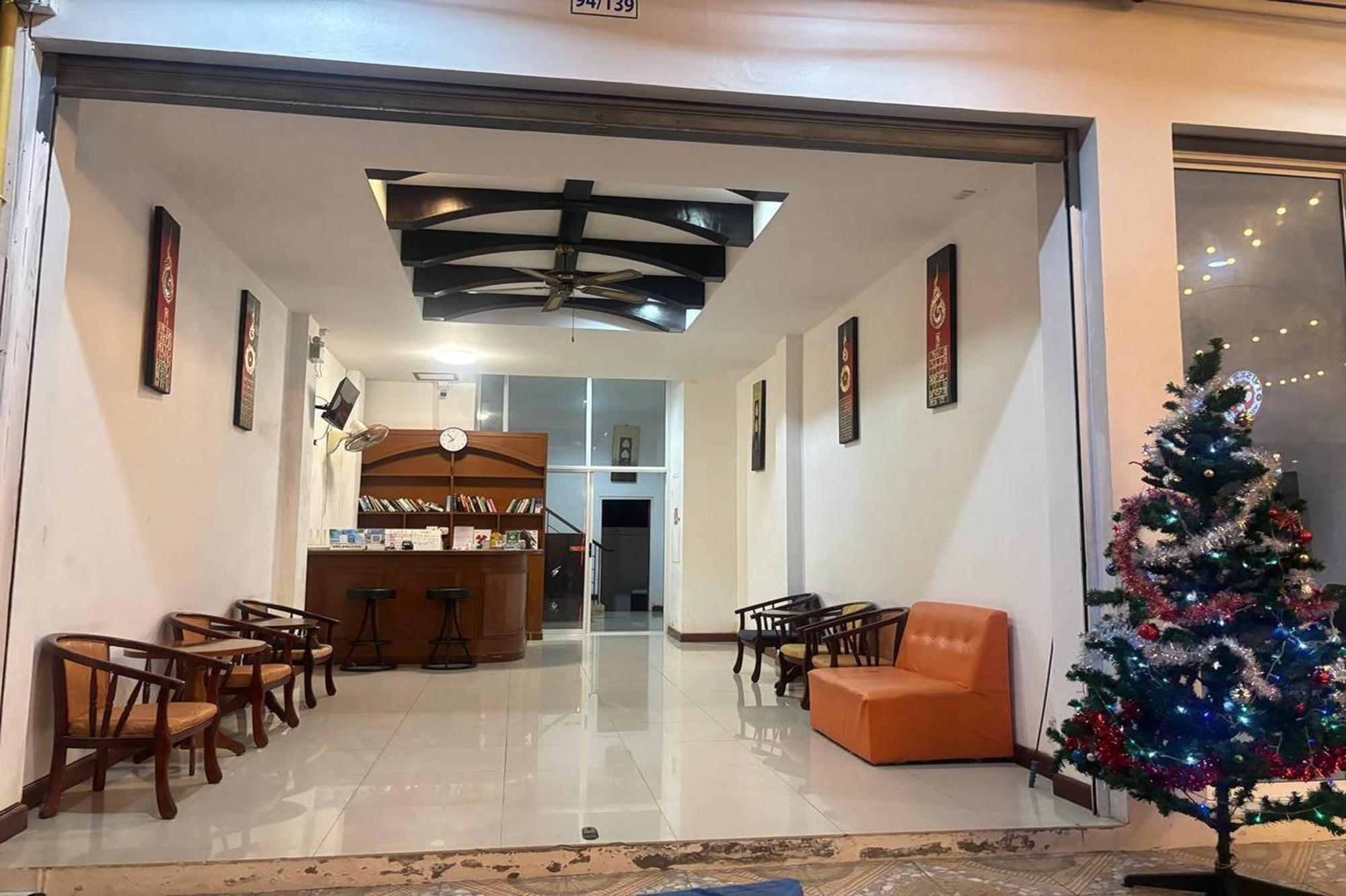 Praew Mansion Hotel Kamala Beach Exterior photo