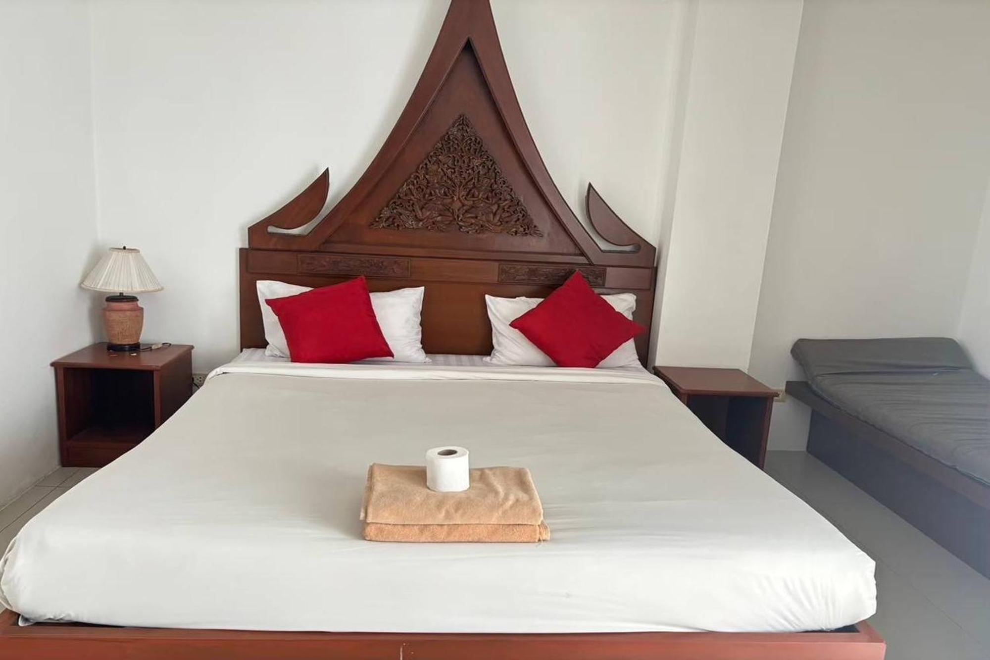 Praew Mansion Hotel Kamala Beach Exterior photo