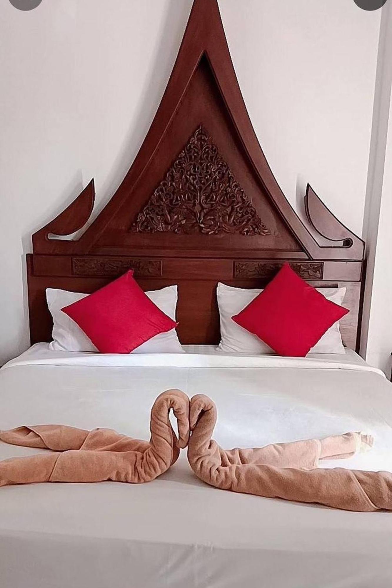 Praew Mansion Hotel Kamala Beach Exterior photo